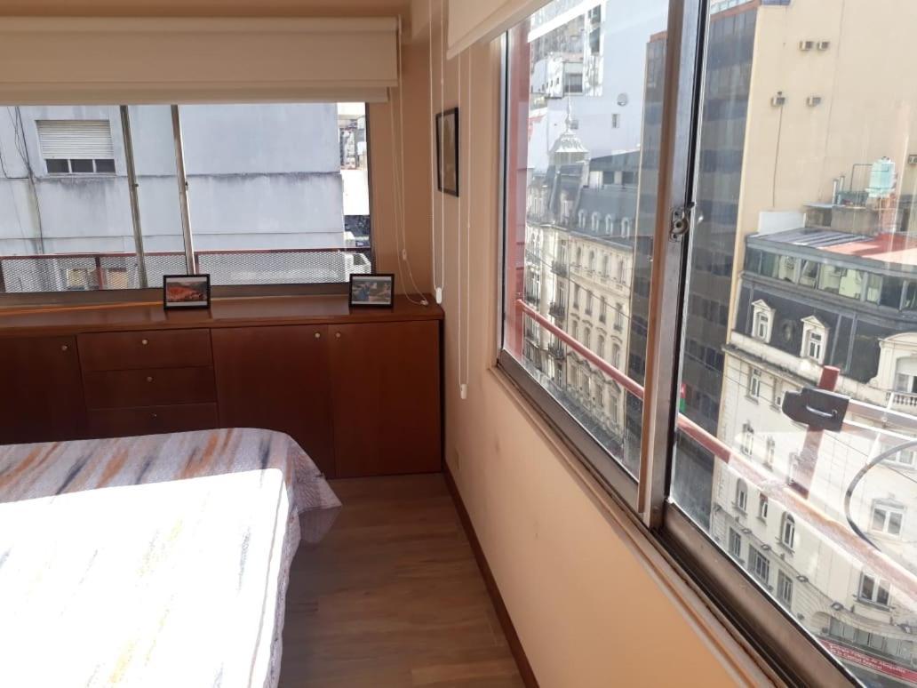 4 Ventanales Sobre La Avenida Corrientes Buenos Aires Exterior foto