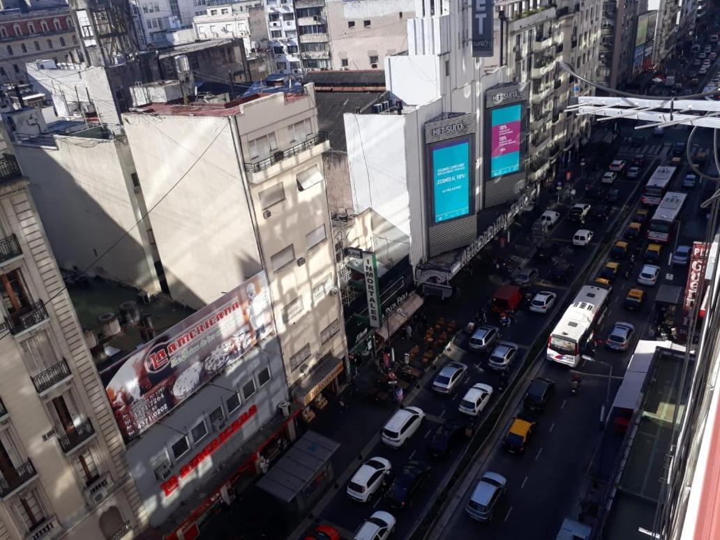 4 Ventanales Sobre La Avenida Corrientes Buenos Aires Exterior foto
