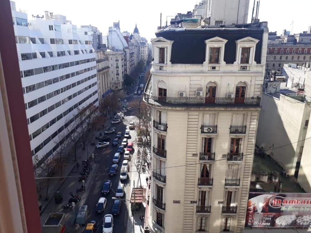 4 Ventanales Sobre La Avenida Corrientes Buenos Aires Exterior foto