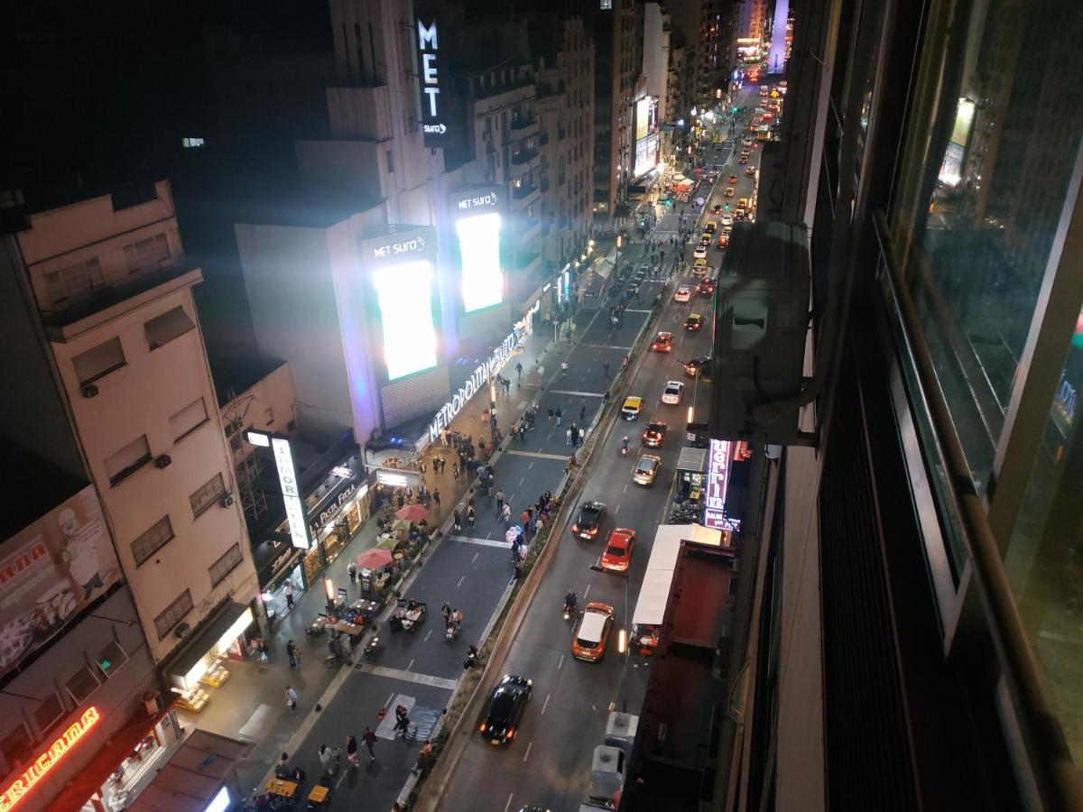 4 Ventanales Sobre La Avenida Corrientes Buenos Aires Exterior foto