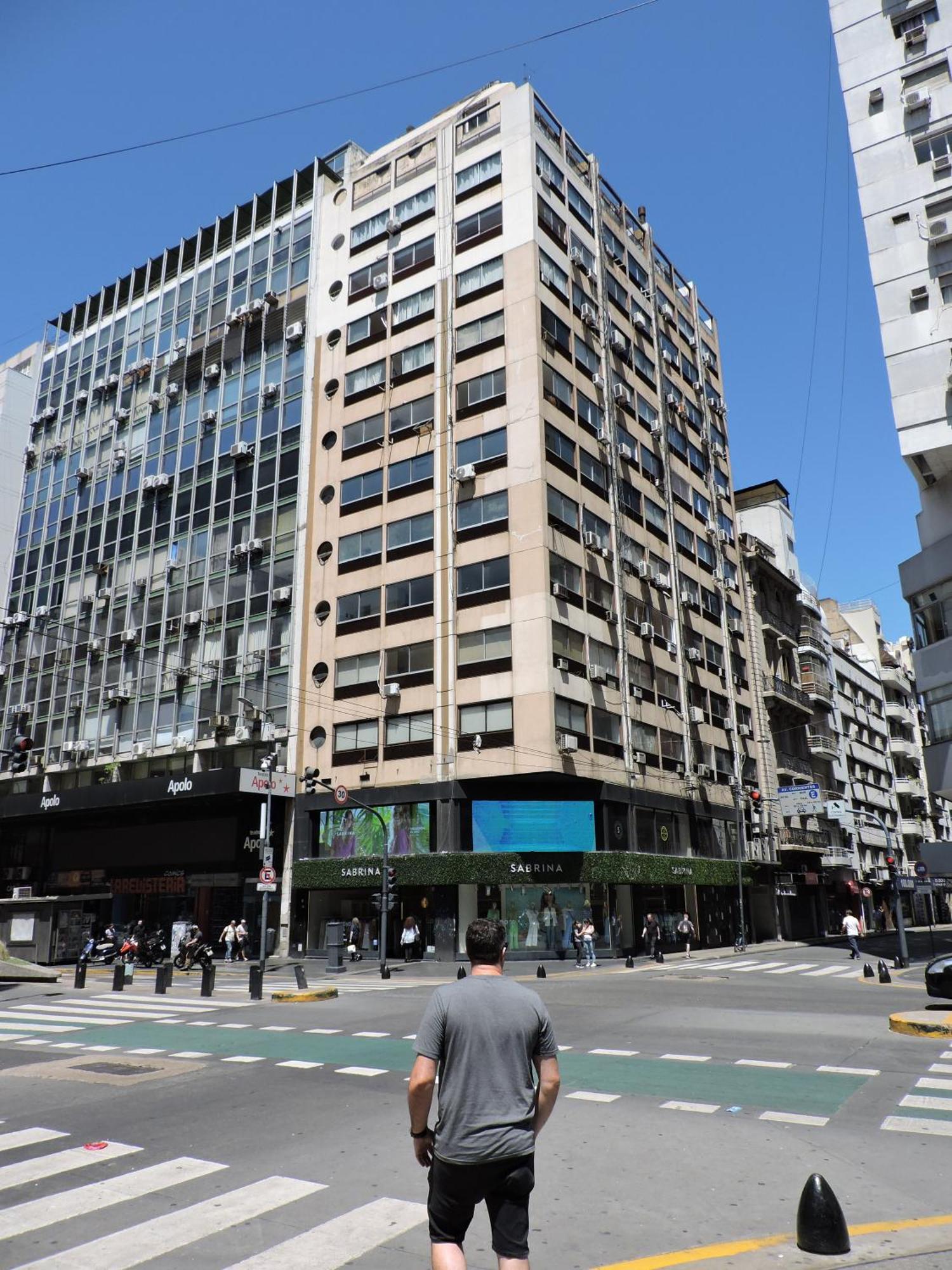 4 Ventanales Sobre La Avenida Corrientes Buenos Aires Exterior foto