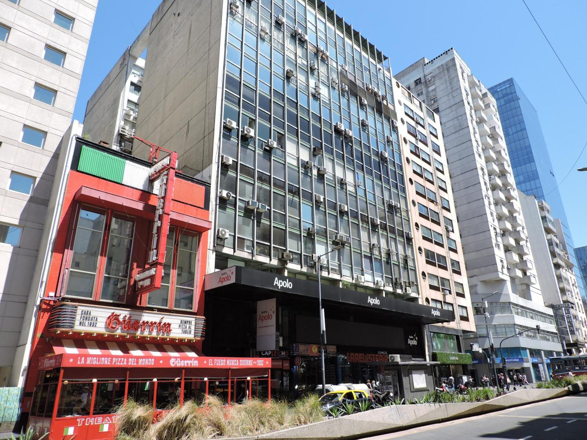 4 Ventanales Sobre La Avenida Corrientes Buenos Aires Exterior foto