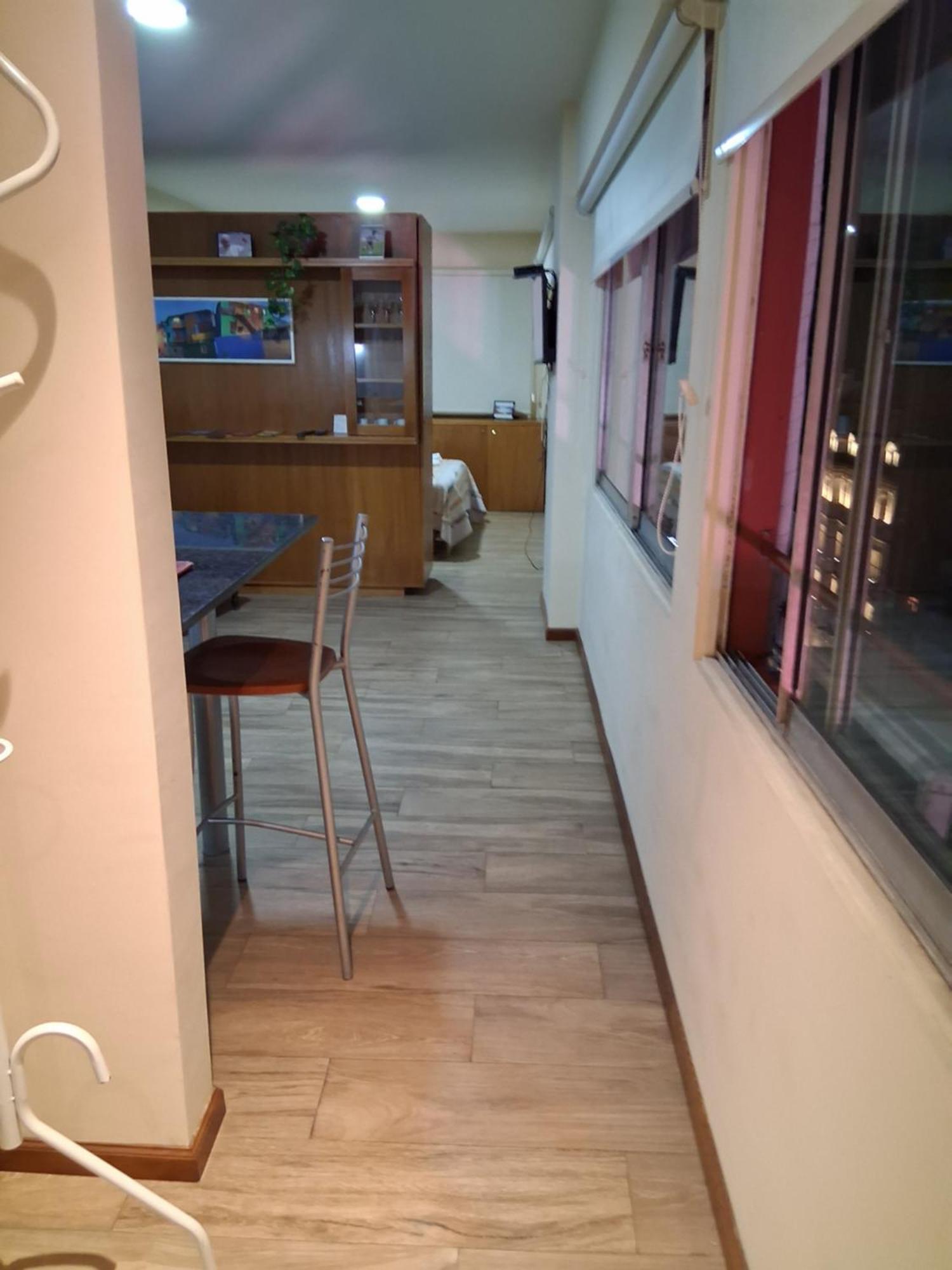 4 Ventanales Sobre La Avenida Corrientes Buenos Aires Exterior foto